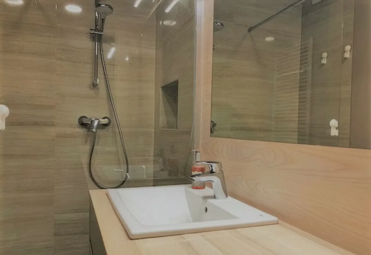 Klimatyczna kawalerka 36 m² z balkonem we Wrocławiu - zdjęcie 8