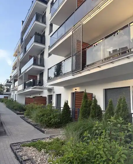 2-pokojowe w centrum w apartamentowcu z widokiem na zieleń - zdjęcie 10
