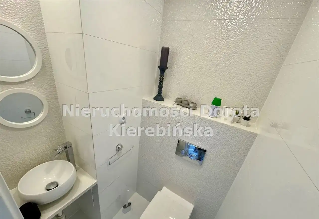 Dwupozimowe mieszkanie w bloku- super lokalizacja! - zdjęcie 9