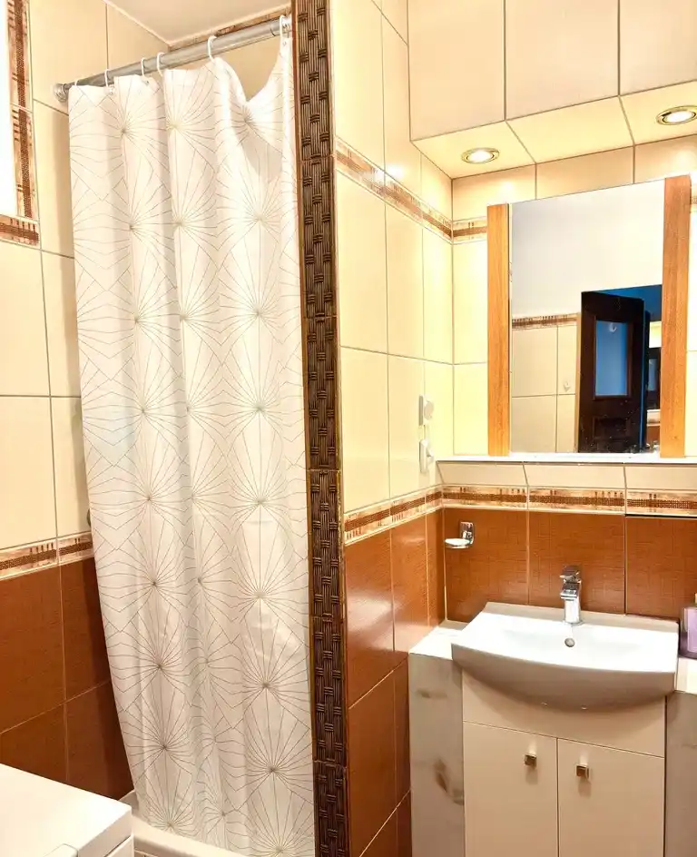 Przestronny pokój ul. Zaporoska 34 przy SkyTower, Winda, 1350zł całość - zdjęcie 5