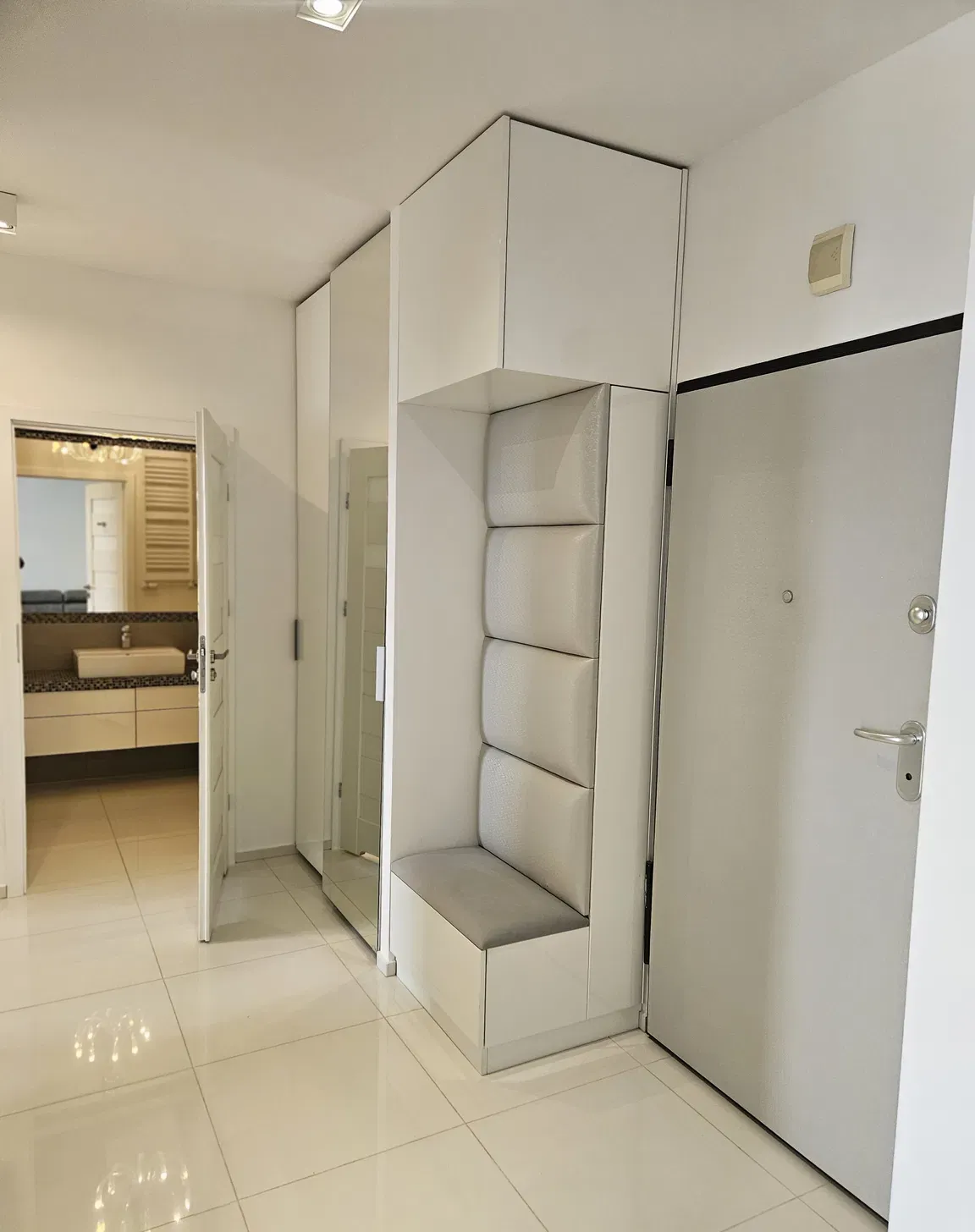 Przestronny apartament 60 m² z tarasem i miejscem garażowym - zdjęcie 10