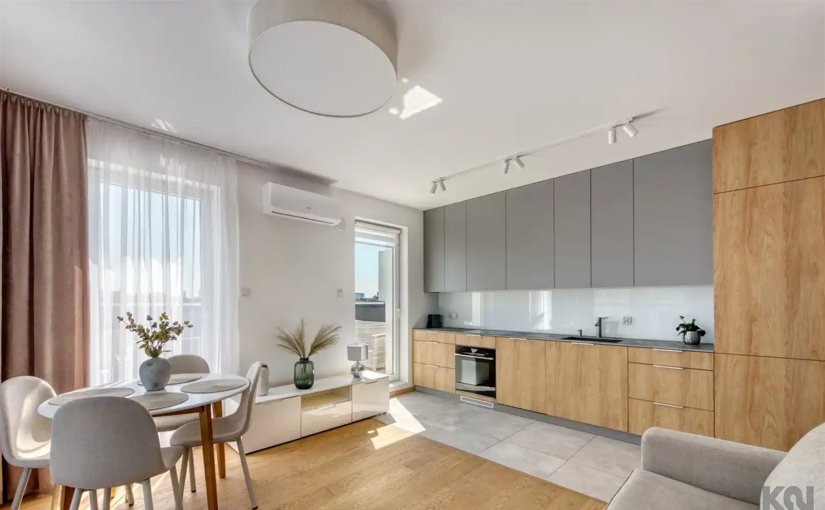 3 pokojowy apartament z tarasem i klimatyzacją - zdjęcie 9