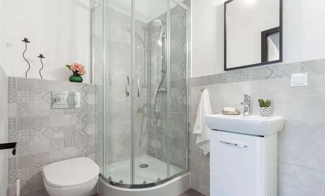 Przytulna kawalerka w nowoczesnym apartamentowcu Silver Place - zdjęcie 4
