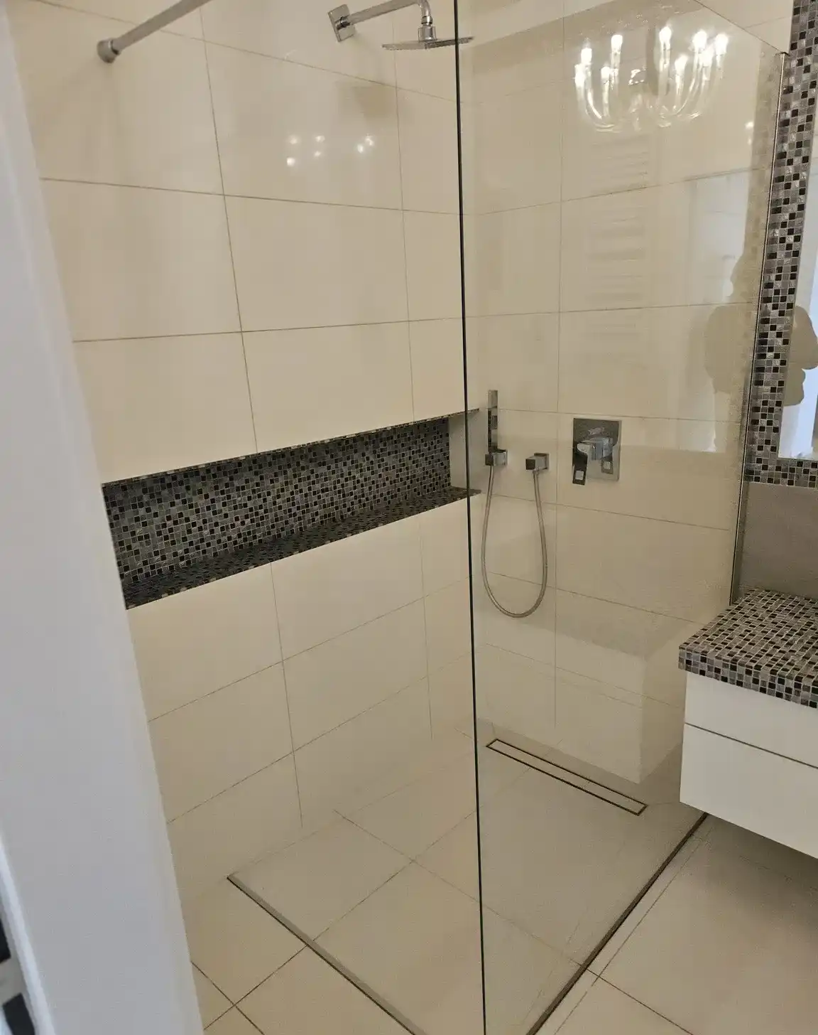 Przestronny apartament 60 m² z tarasem i miejscem garażowym - zdjęcie 7