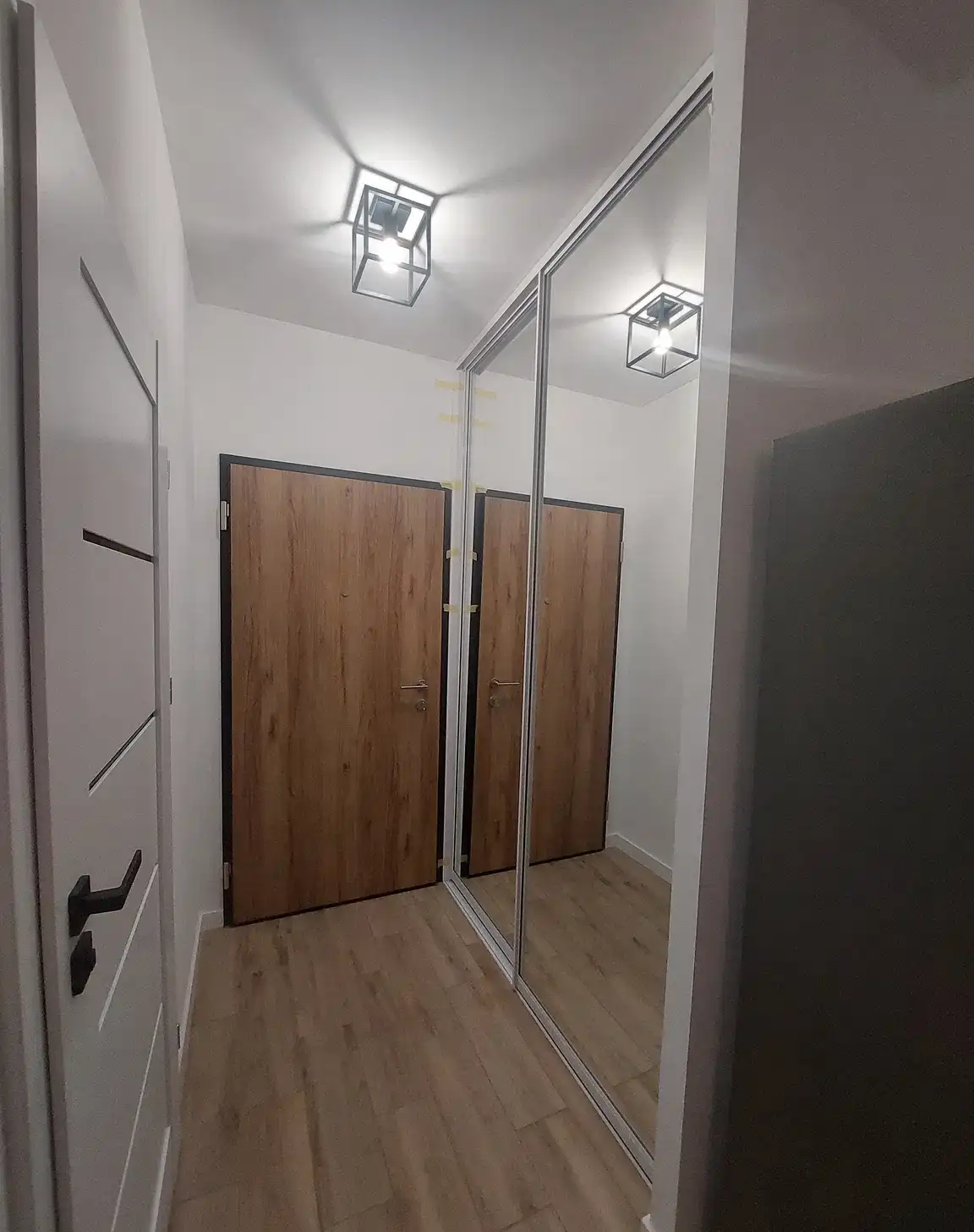 Mieszkanie 1-pokojowe z garderobą, balkonem garażem komórką lokatorską - zdjęcie 10