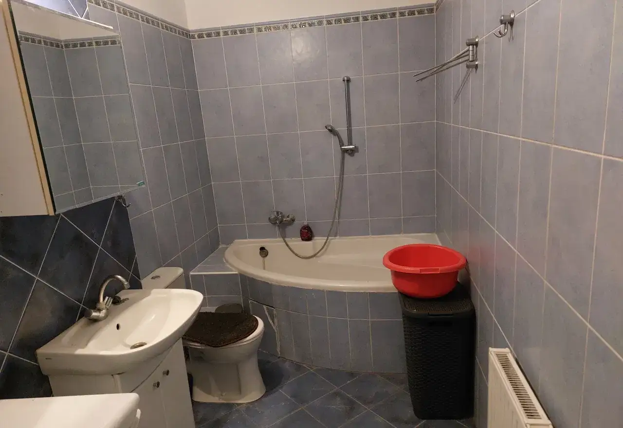 Mieszkanie 45 m² z balkonem i windą; blisko stacji kolejowej. - zdjęcie 9