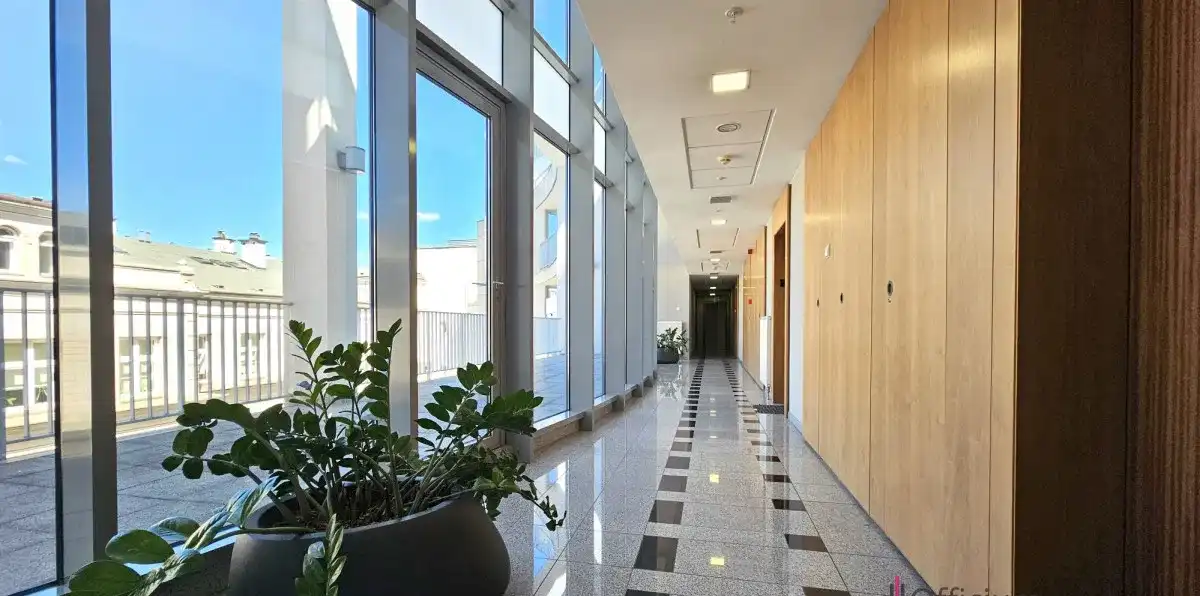 Apartament w nowoczesnym budynku, ścisłe centrum.