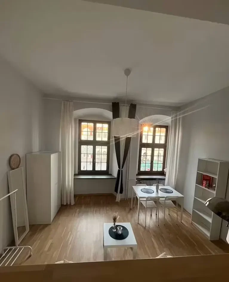 Stylowe mieszkanie przy Rynku we Wrocławiu - zdjęcie 4