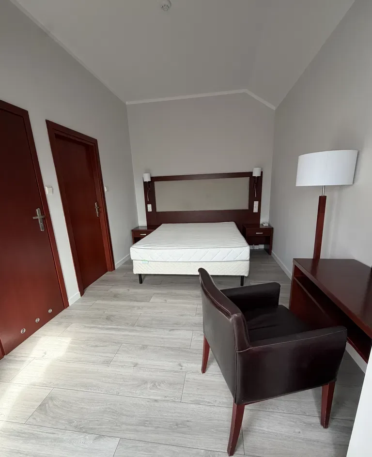 Apartament 4 pokoje,  2 łazienki - 100m2 w Centrum - zdjęcie 3
