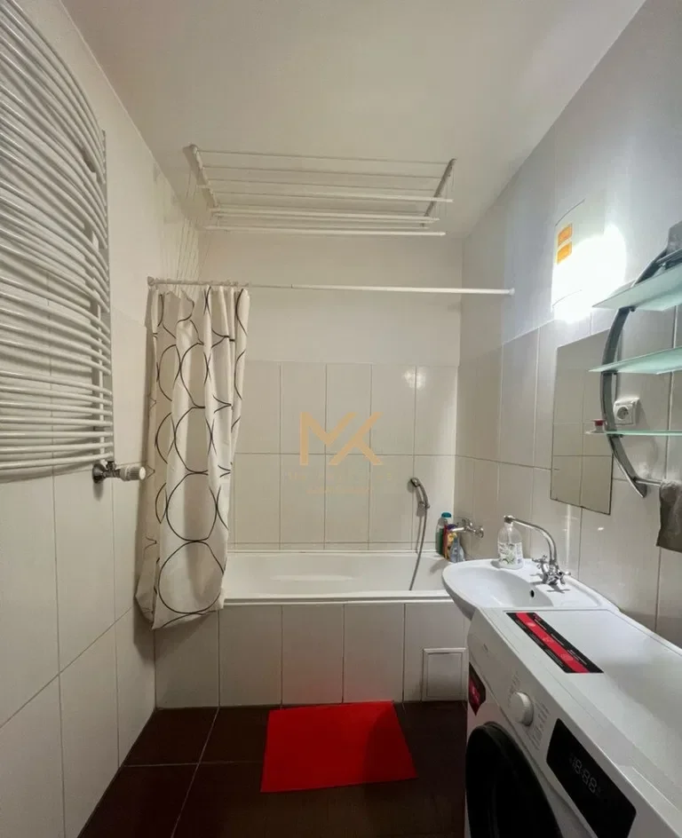 Przestronna kawalerka 40 m² z balkonem, garażem i komórką - zdjęcie 8