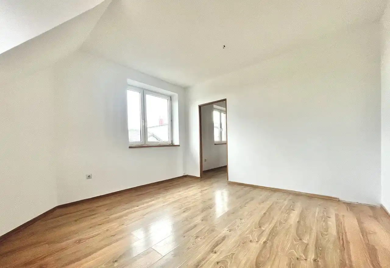 Pokoje na wynajem - 2 piętra w domu wolnostojącym dla firm/pracowników - zdjęcie 4