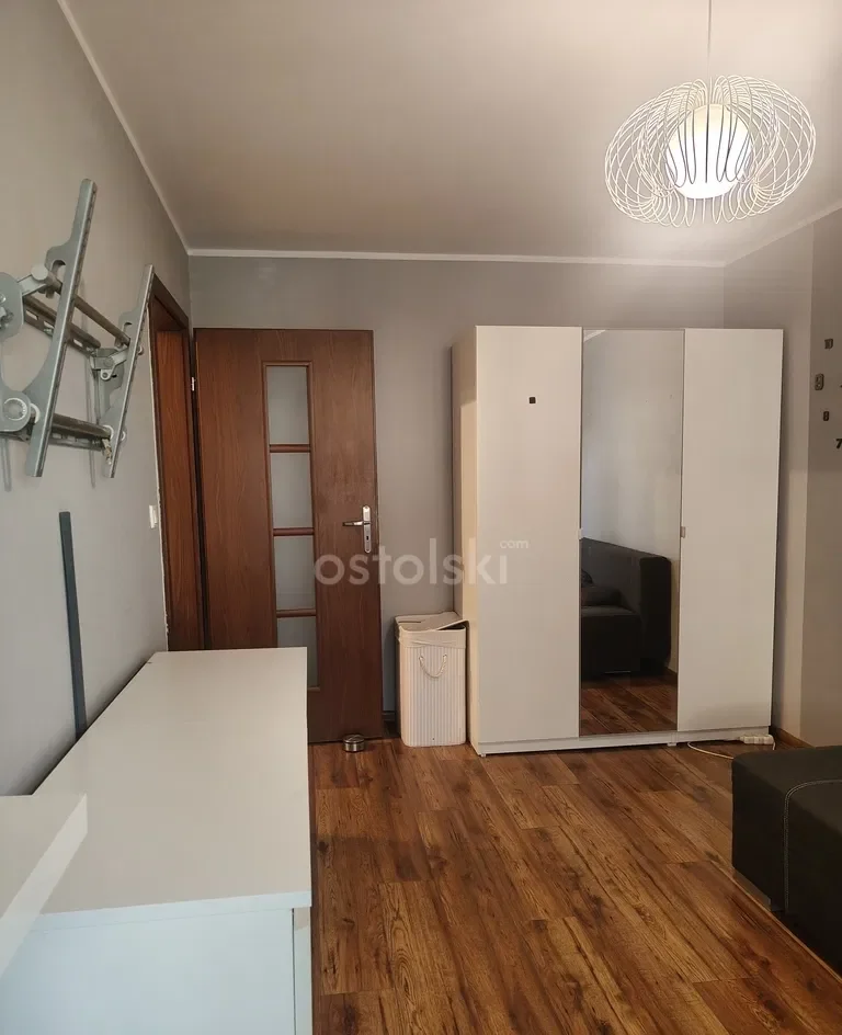 Niezależny układ pomieszczeń z balkonem - zdjęcie 7