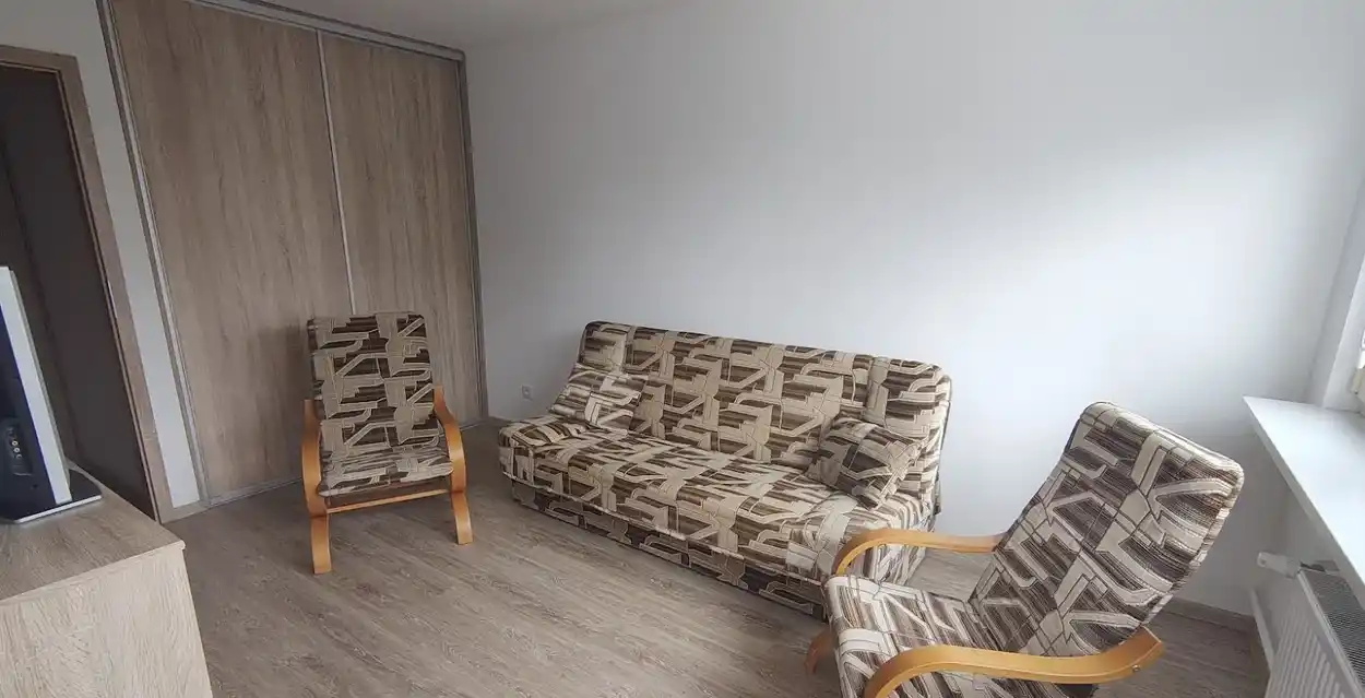 Krzyki, al. Wiśniowa - balkon, kuchnia oddzielna