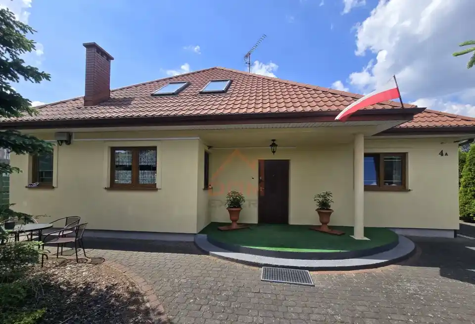 Przestronny dom wolnostojący na wynajem - zdjęcie 2