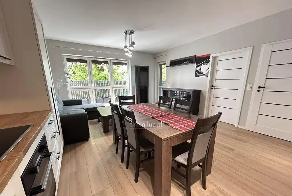 Apartament z m. postojowym, piwnicą w centrum. - zdjęcie 2