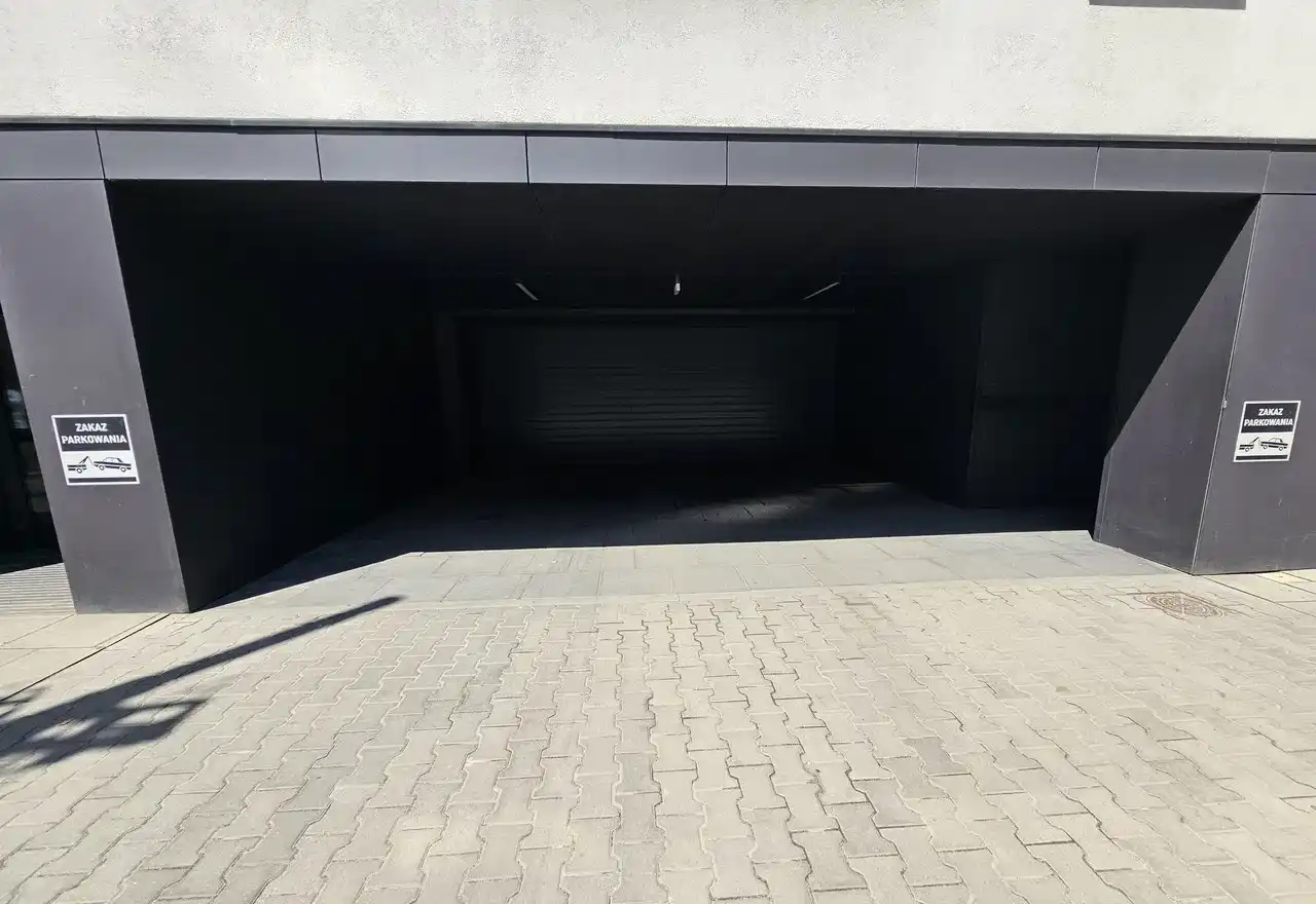 Cicha kawalerka z balkonem i miejscem w hali garażowej - zdjęcie 9