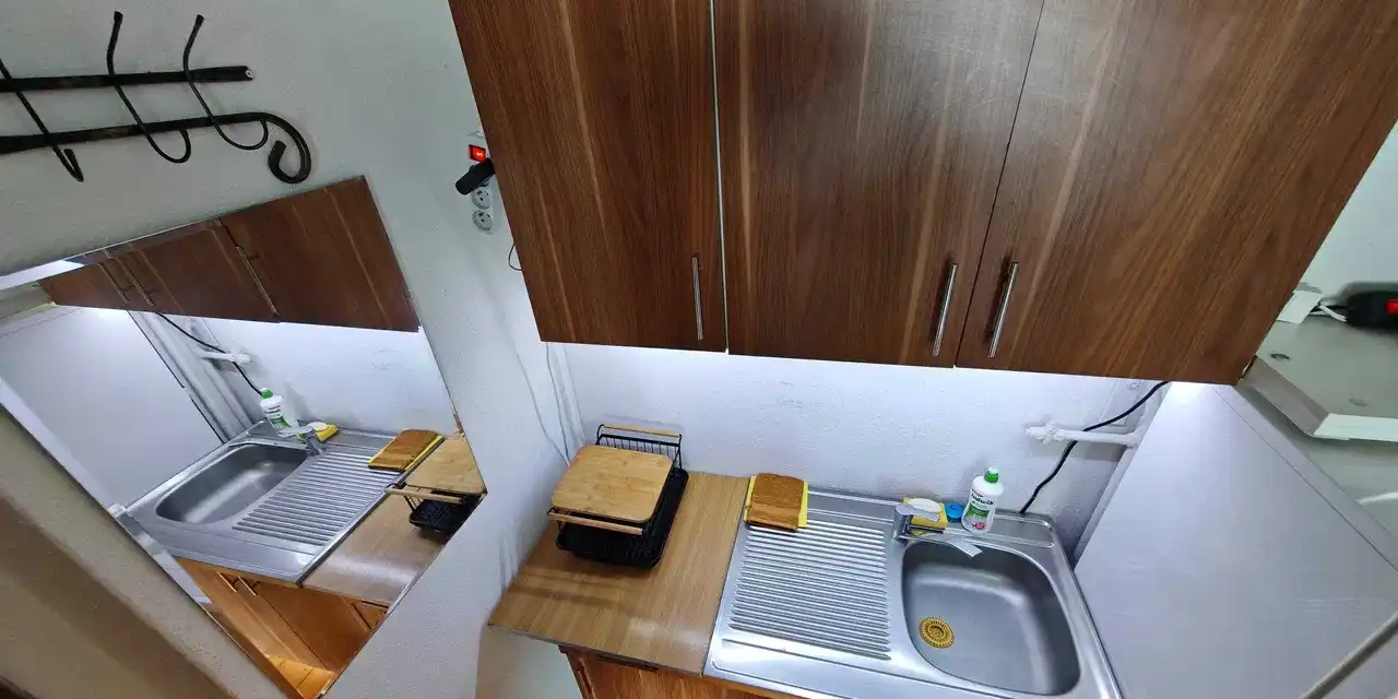 Kawalerka-all inclusiv:prąd,woda,net1Gb/s z WiFi,TV,Parking,Kaucja0zl! - zdjęcie 5