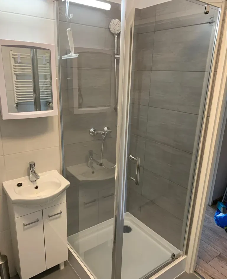 Kawalerka 40 m² po remoncie przy ul. Ciepłej we Wrocławiu - zdjęcie 3