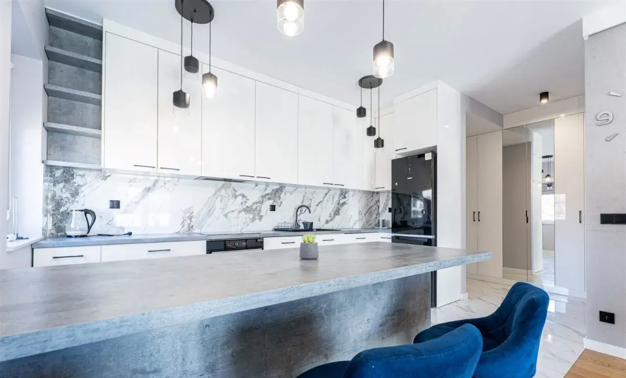 Apartament 3 pokoje z klimatyzacją i tarasem w centrum Łodzi - zdjęcie 4