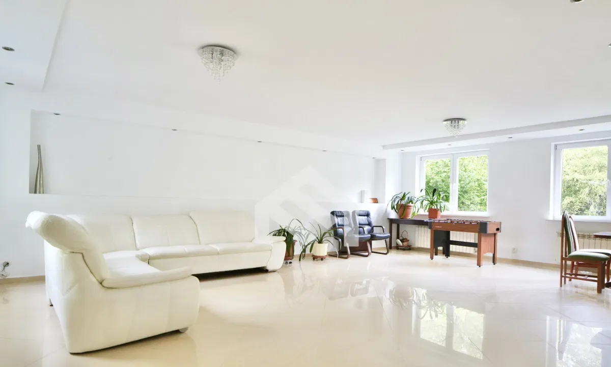 Dom 320 m² | Piwnica| Zacisze | Metro | FV