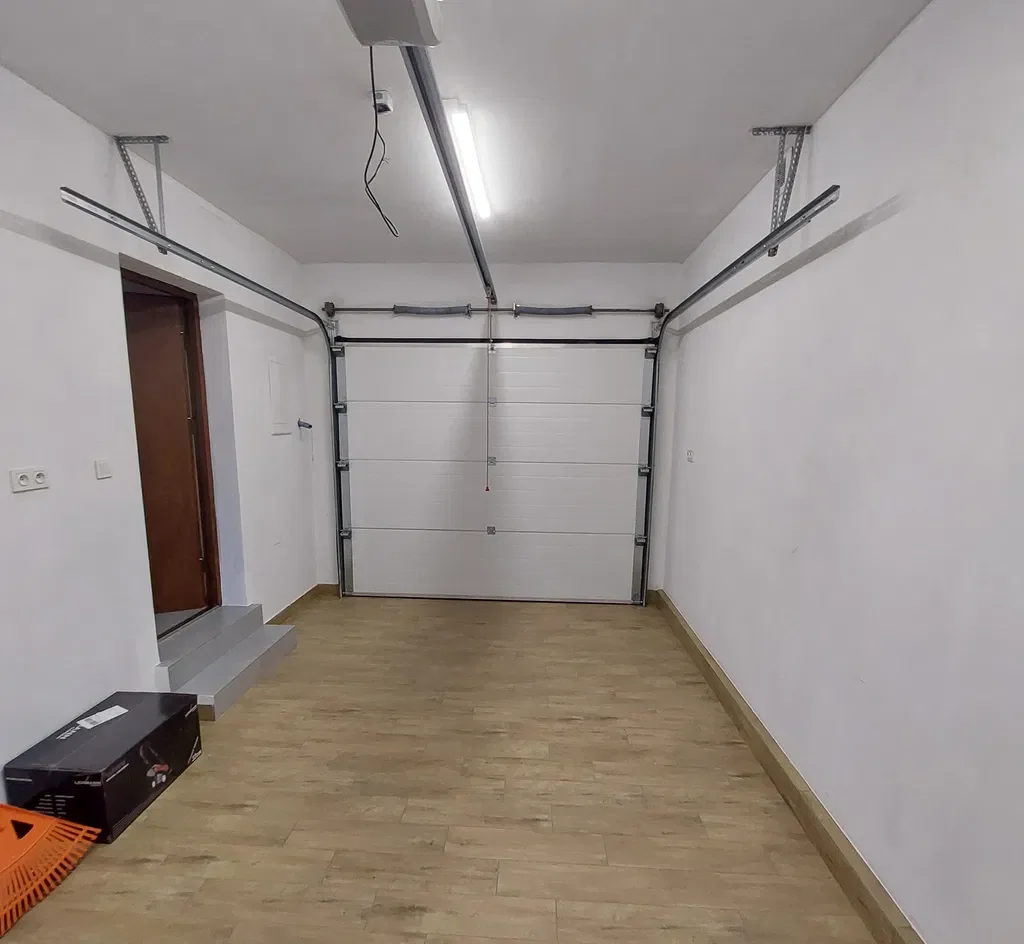 Piękny bliźniak, ogródkiem i garażem - zdjęcie 6