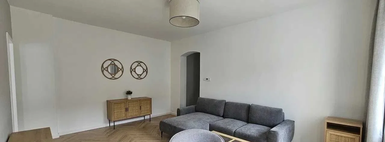 Ładne, dwu- pokojowe mieszkanie w centrum. 65m2. - zdjęcie 2