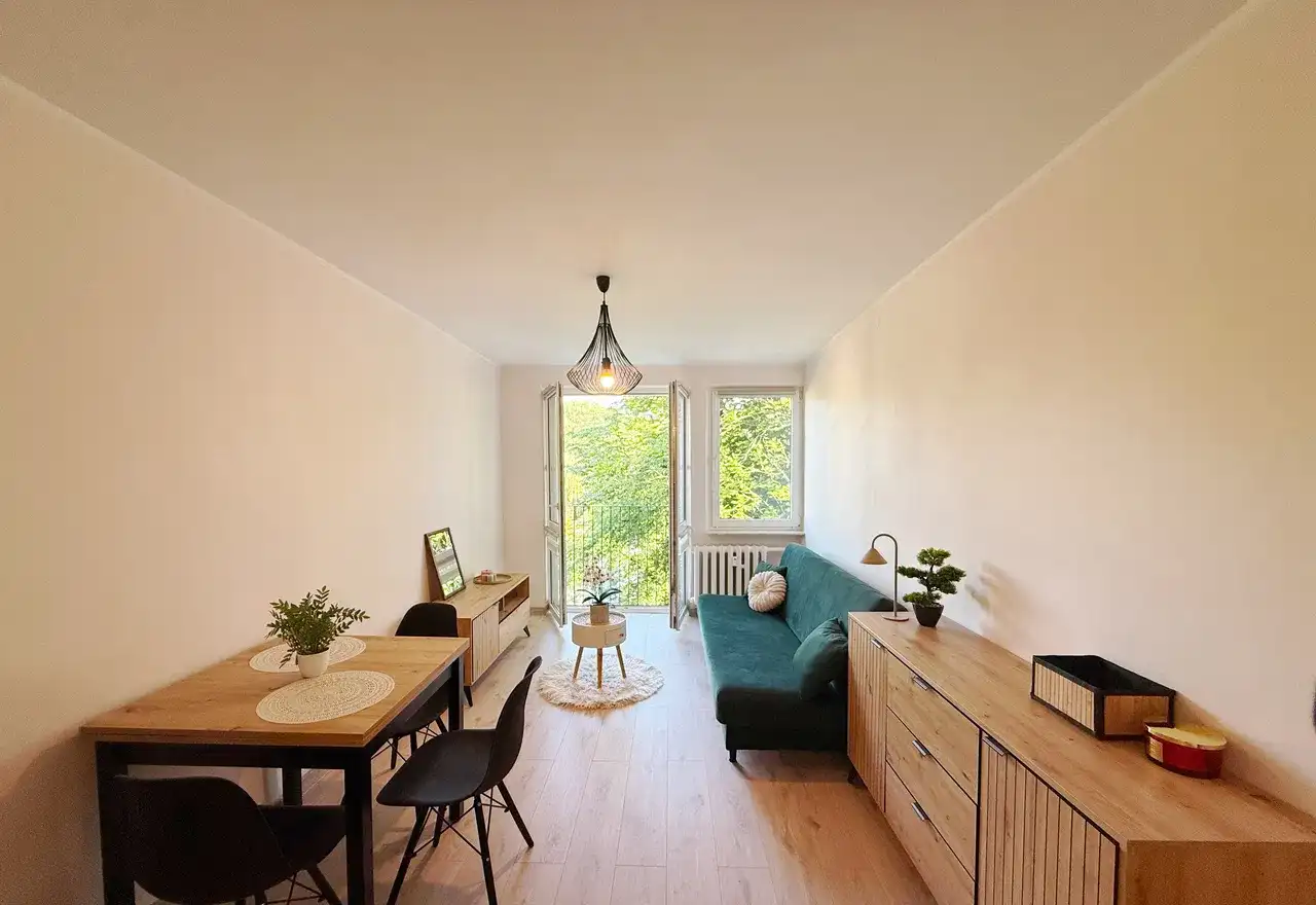 2 pokoje w pełni wyposażone, balkon francuski | Osiedle Na Stoku 48