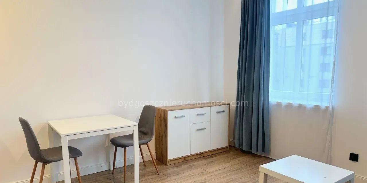 Do wynajęcia kawalerka w Centrum, WiFi - zdjęcie 2