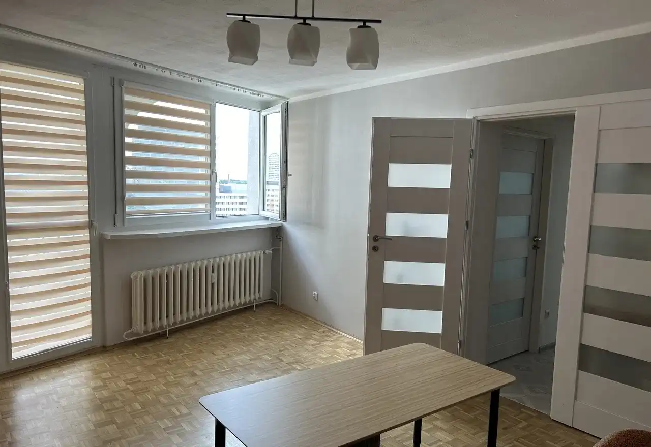 Wynajmę 3 pokojowe mieszkanie 48 m2 we Wrocławiu na Placu Grunwaldzkim - zdjęcie 4