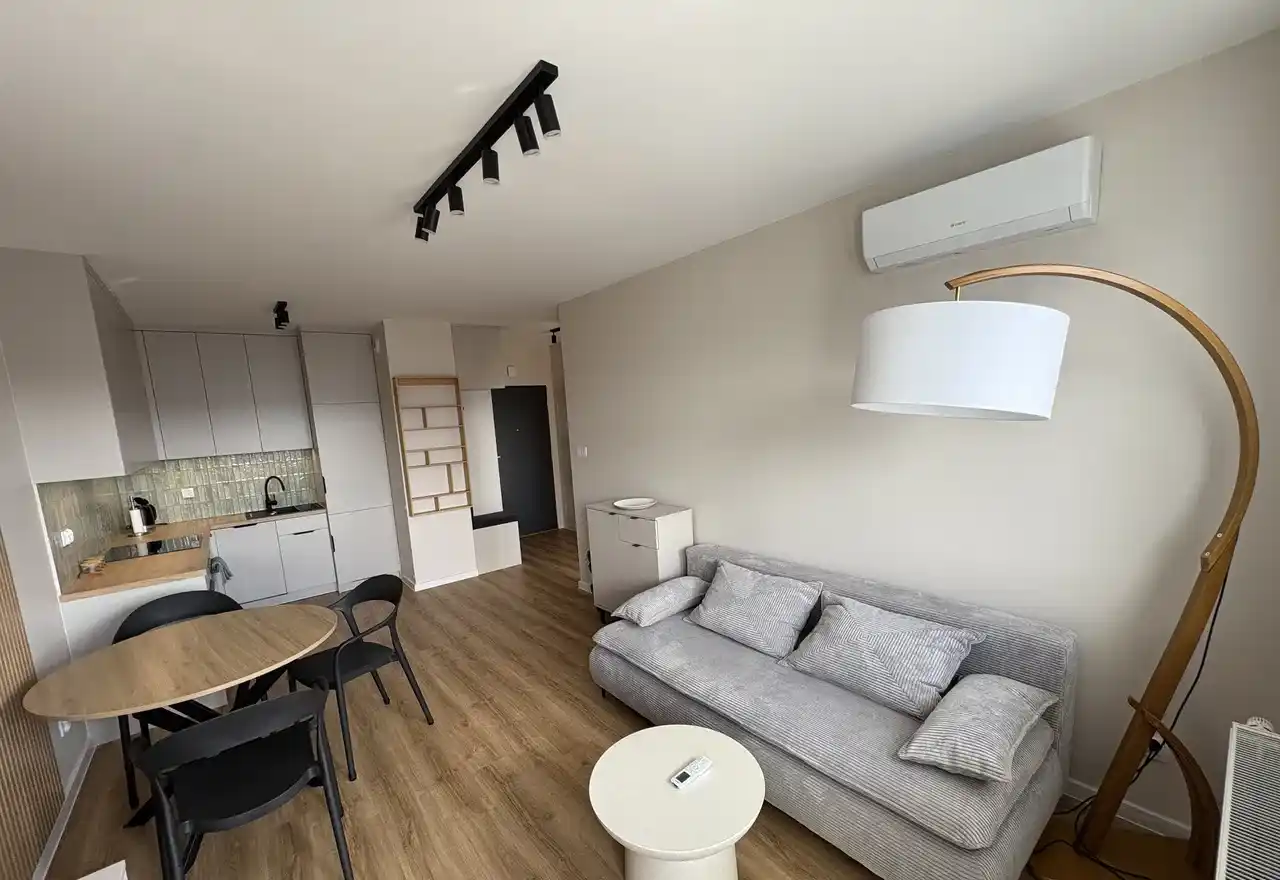 Ciche 3-pokojowe mieszkanie 52.9m2 na Ursynowie z balkonem - zdjęcie 2