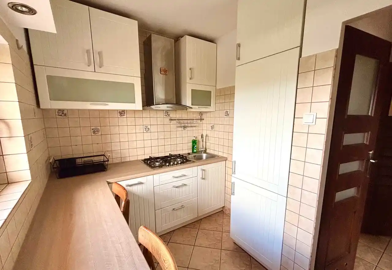 Przestronny pokój ul. Zaporoska 34 przy SkyTower, Winda, 1350zł całość - zdjęcie 3