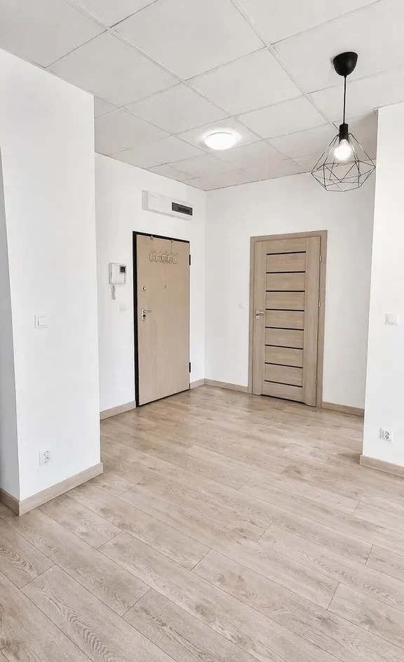 Jasne mieszkanie przy samym centrum w apartamentowcu - zdjęcie 3