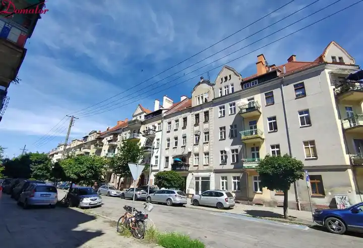 Mieszkanie w pobliżu Pwsz i centrum