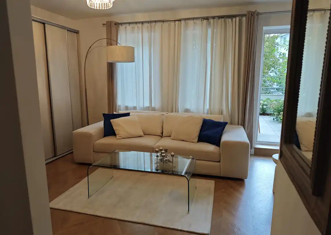 Klimatyczna kawalerka z gigantycznym tarasem (33 m²) – 3 min od Metra - zdjęcie 8
