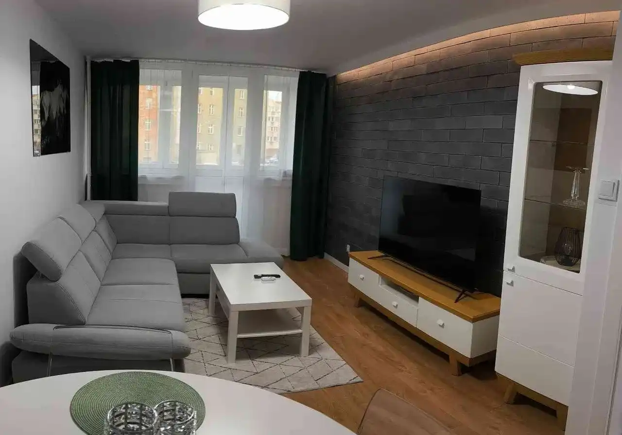 2-pokojowe mieszkanie 48 m² – wysoki parter, po remoncie, z piwnicą