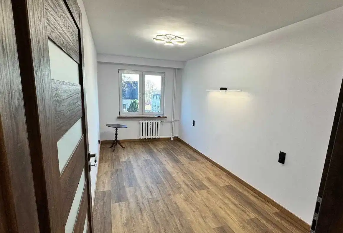 Wynajmę mieszkanie 3 pokoje kuchnia łazienka 60m2 Osiedle Widok parter - zdjęcie 5
