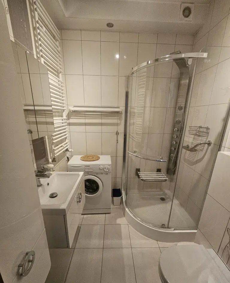 Mieszkanie 2-pokojowe z oddzielną sypialnią i dużym balkonem – w pełni wyposażona - zdjęcie 5
