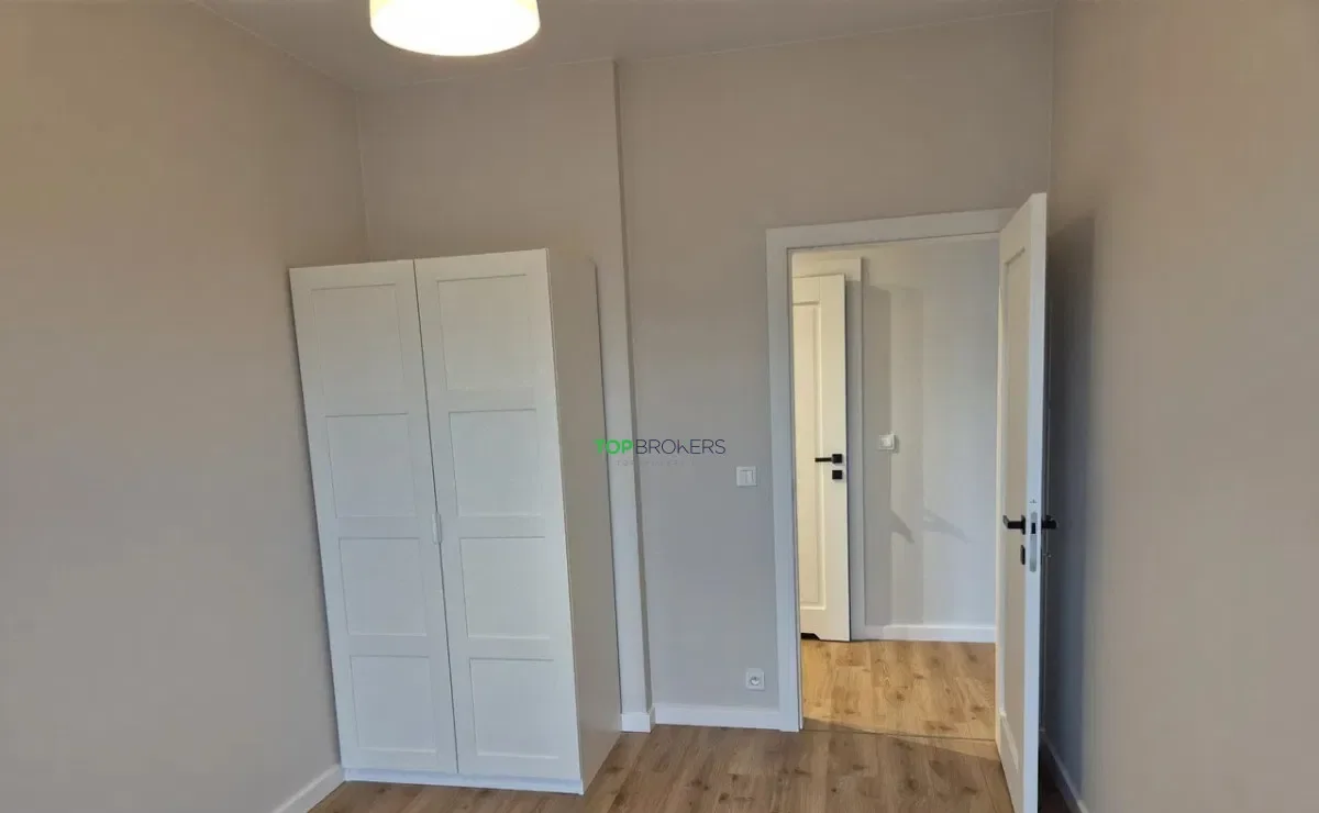 Przestronne, jasne 4 pokoje, duży balkon, garaż - zdjęcie 6