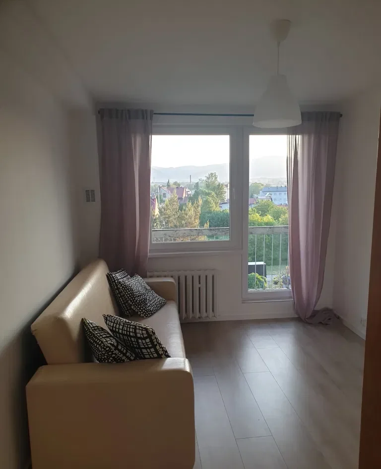 Mieszkanie 3-pokojowe z balkonem i piwnicą - zdjęcie 7