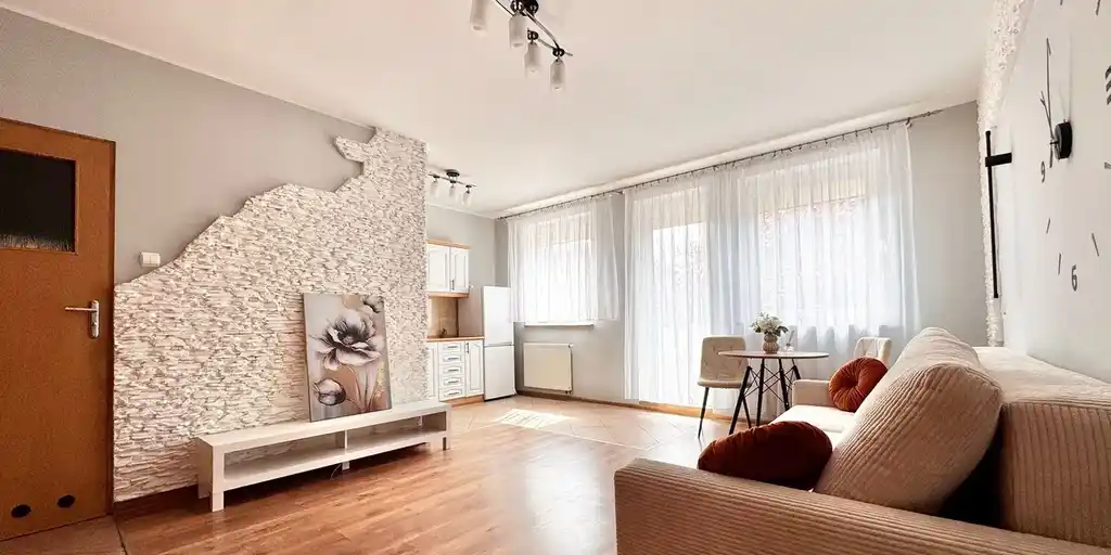 1 pokój | 30 m2 | 1 piętro | blok | cegła | plastikowe okna | miejskie ogrzewanie | 1590 zł + czynsz 600 zł + prąd 150 zł - zdjęcie 7