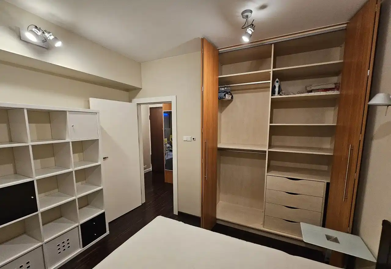 Rezydencja Warecka - Apartament z Balkonem i Garażem w Sercu Warszawy - zdjęcie 7