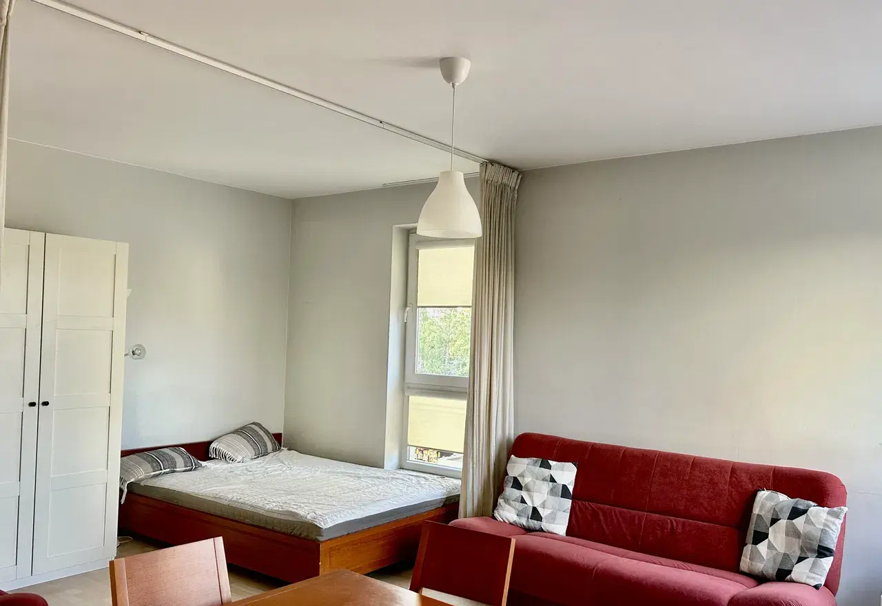 Mieszkanie 45 m² z balkonem i windą; blisko stacji kolejowej. - zdjęcie 3