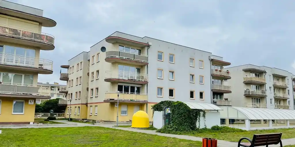 Malta, Pobiedziska, bardzo duża kawalerka, miejsce postojowe