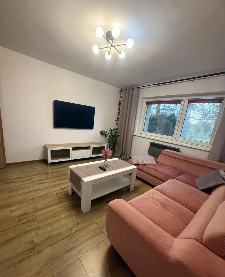 Nowoczesne mieszkanie po remoncie z dobrą komunikacją do Wrocławia - zdjęcie 3