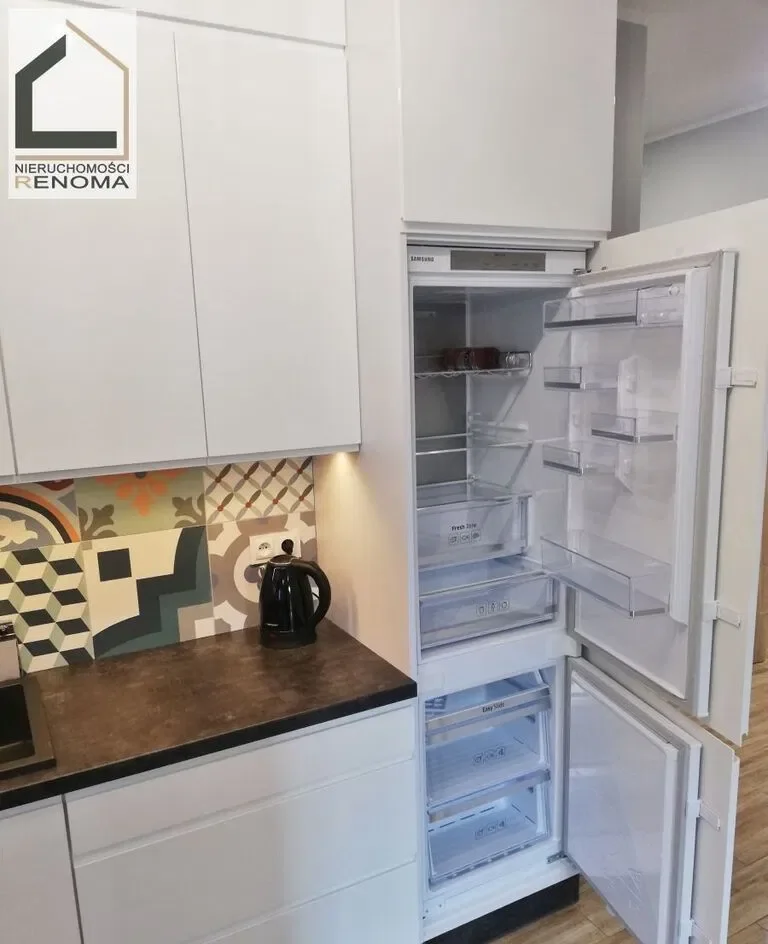 umeblowany pokój z balkonem + miejsce postojowe - zdjęcie 10