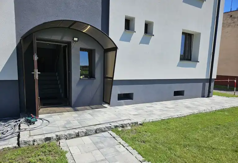Wynajem Mieszkania 55 m² z klimatyzacją i ogródkiem - zdjęcie 9