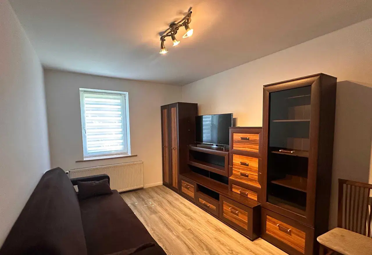 Do wynajęcia dom z pomieszczeniem gospodatczym - zdjęcie 2