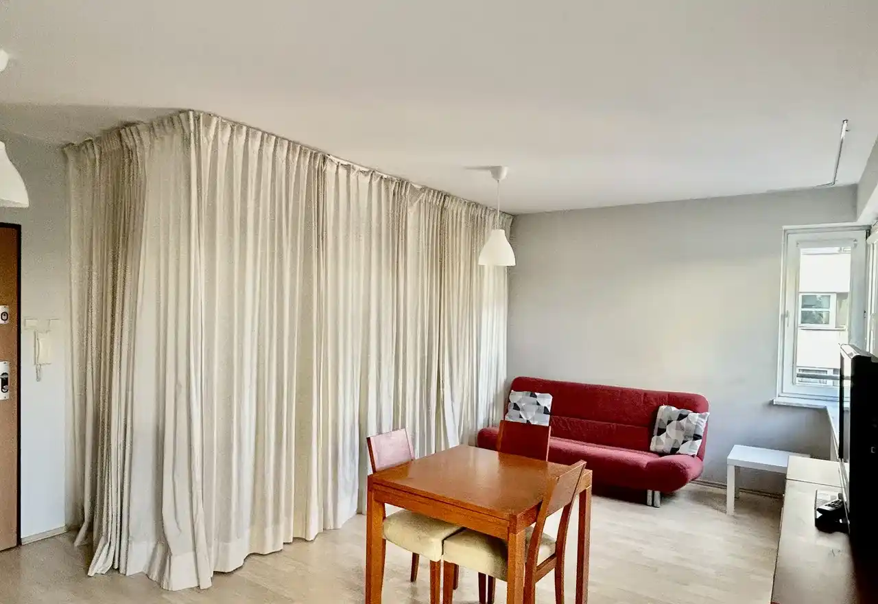 Mieszkanie 45 m² z balkonem i windą; blisko stacji kolejowej. - zdjęcie 4