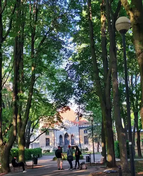 Chłodna kawalerka na Starym Mokotowie z dużym balkonem - zdjęcie 6