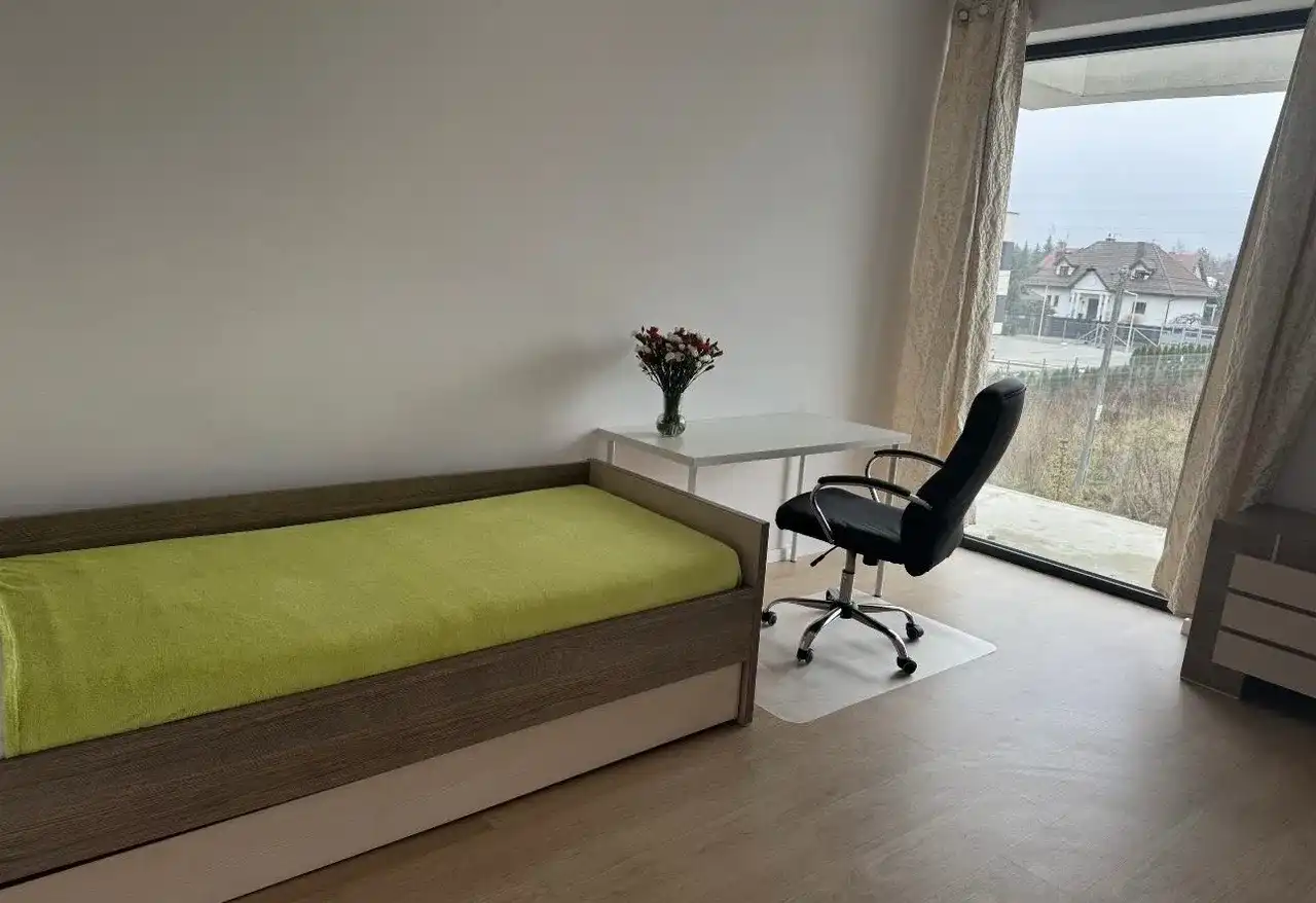 Wynajmę pokój (18 m2 - duży) w domu - Białołęka na Cieślewskich